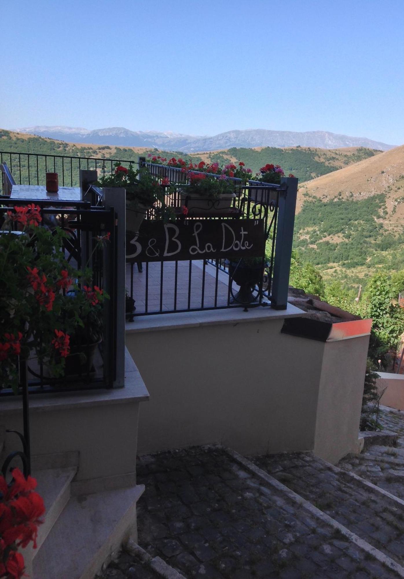 La Dote Bed & Breakfast Santo Stefano Di Sessanio Bagian luar foto